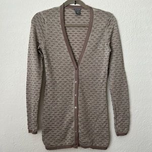 Ann Taylor Sweater. Size XS. 80% cotton 13% polyester7% metallic. Light brown.